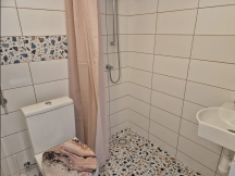 Plážový resort Laguna 4L chatky, soc.zařízení, lednice