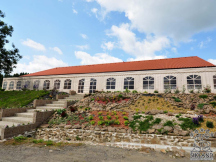 KEMP ŠIKLAND - největší zážitkový areál na Vysočině  Budova Central Kemp