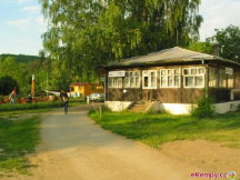 Autocamp Zadní Třebaň - Ostrov