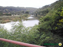 Pikovice - pohled z mostu na tábořiště