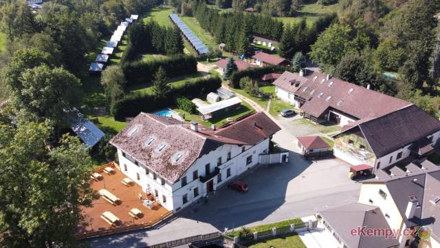 Pension a autokemp Klášterský Mlýn Celkový pohled na areál