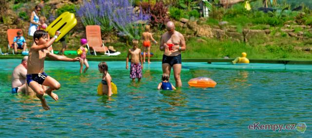 KEMP ŠIKLAND - největší zážitkový areál na Vysočině  Přírodní koupaliště