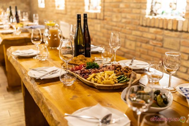 Penziony a kemp San Marco, Mutěnice Penziony a kemp San Marco Degustace v našem sklepě