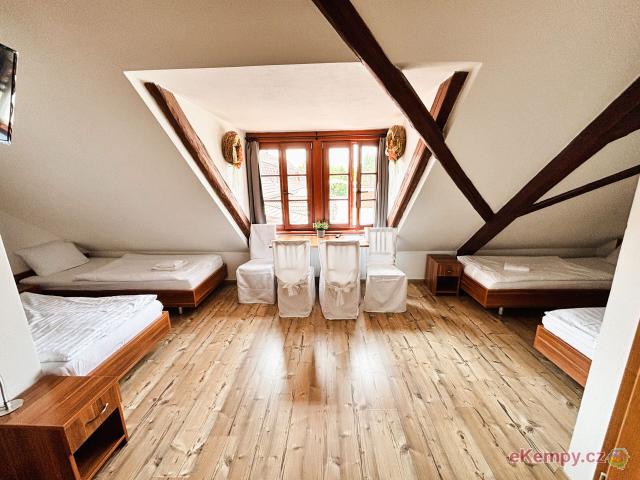 Pivovarský kemp Kněžínek Hotel 4L pokoj
